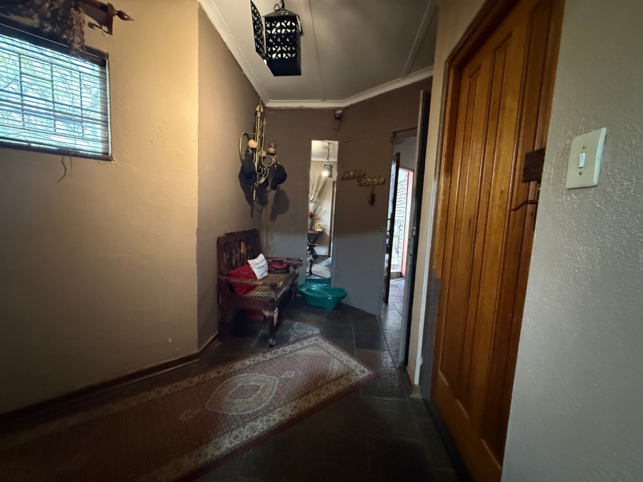 5 Bedroom Property for Sale in Mohadin North West